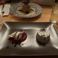 Vanille-Mohncreme mit Himbeerpürée und Vanilleeis  at Körle und Adam in Stuttgart