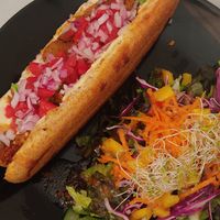 The vegan Hotdog with already included salad for 60 pesos at Casa Onca Centro in Aguascalientes