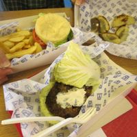 Disappointingly bland burgers at M.O.B. - Cite de la Mode in Paris