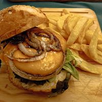 Hamburguesa vegana (interior) at La Taberna Asturiana in Gijon