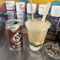  Root beer float at Coconut Glen's in Haiku