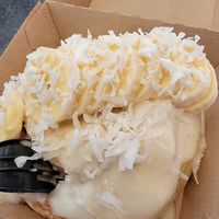 DIY cinnamon roll (banana cream, bananas, and coconut) at Cinnaholic - San Felipe St in Houston