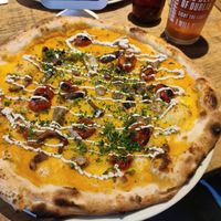 Zucca, funghi, pomodorini, mayo al tartufo at Sano Pizza in Dublin