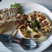 Pita humus at Himalayan Organics Juice Bar and Cafe in Manali