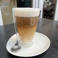 Veganer Latte Macchiato   at Sarah's Konditorei & Café in Sankt Augustin