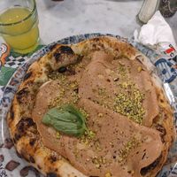 Pistachio e mortadella at Pizzeria Assaje in Milan