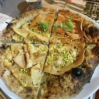 Pistacchio e mortadella vegan   at Pizzeria Assaje in Milan