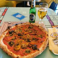 Pizza ortolana vegan at La Smorfia in Merano