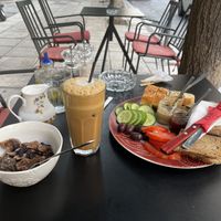 vegan breakfast  at Eklektik in Thessaloniki
