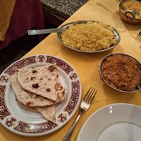 Punjabi Bharta (melanzane in salsa speziata), pane Naan, riso pulao (con spezie). at Shiva in Bergamo
