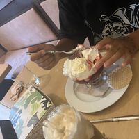 Vanilleeis mit heißen Beeren und Eiskaffee   at Weinstube Eulenspiegel in Speyer