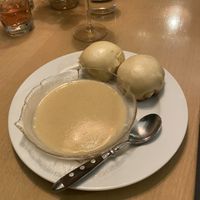 Dampfnudeln mit Vanillesauce  at Weinstube Eulenspiegel in Speyer