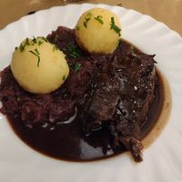 Seitanroulade mit Rotkohl and Kartoffelklößen at Weinstube Eulenspiegel in Speyer