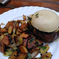 Pfalzburger mit Bratkartoffeln at Weinstube Eulenspiegel in Speyer