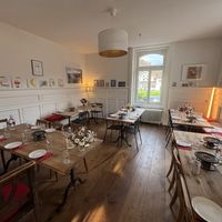 Dining  at Fondue Villa & Garden in Unterseen