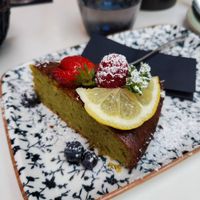 Pistachio lemoncake at Little Cortile in Hannover