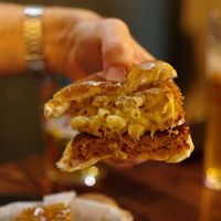 "Return of the mac" burger at Rabbit Food @ Meadows Tap in Edinburgh