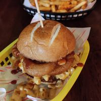 Mac and cheese burger at Rabbit Food @ Meadows Tap in Edinburgh