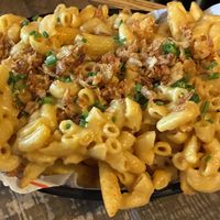 Vegan Mac‘n‘Cheese Loaded Fries  at Rabbit Food @ Meadows Tap in Edinburgh