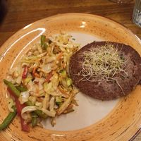 Hamburguesa vegana at Seni Gastrobar in Sevilla