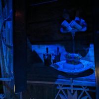 Cute cat decor in the side room at Sum 숨 in Jeju