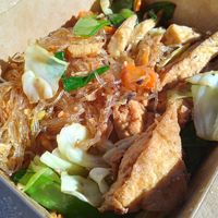 Glass noodles, vegetables and fried tofu at Rice Thai Cuisine in Ventura