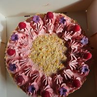 Vegane Himbeer-Zitonen Torte at Süßes Leben in Braunschweig