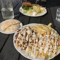Vegan kebab and vegan chick burger  at Jetta Kafeteria in Dovre