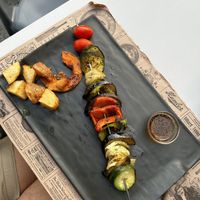 Vegan skewer with potatoes  at La Mossada - Maybe closed in Lleida