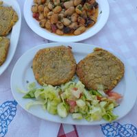 Vegan burgers and gigantes at Aretousa in Crete