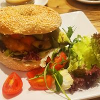 Vegan bagel at What a Treat Berlin in Berlin