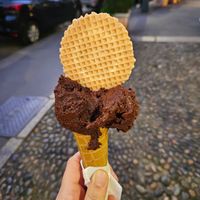 Two different chocolate flavours at Gelato Fatto Con Amore in Milan