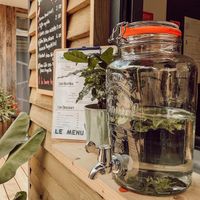 Free table water  at Face au Bowl in Crozon