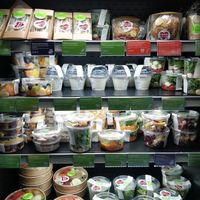 Fridge with some further vegan items at DUS - Goodman & Filippo - T2 in Dusseldorf