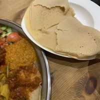Injera, pannenkoek van teffmeel  at Vegan Africa in Gouda