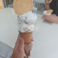 1 greek yoghurt, 1 strawberry cheesecake at Plan(e)t Ice Cream in Athens