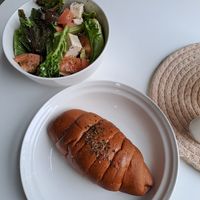 마늘 쌀 소금빵 at Vegan Bakery - 빵의향현 in Seoul