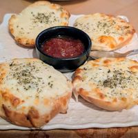 Vegan garlic bread at Cosy Restaurant in Crete