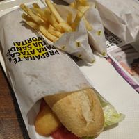 Fried Heura nugget sandwich at Pans & Company in Porto