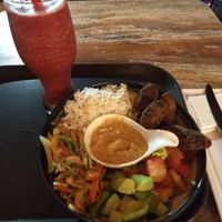 Vegan bowl and slushie of red fruits at La Ecoteka Siempre Fresco in Santander