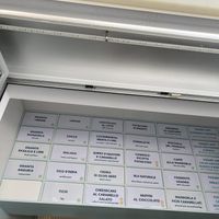 Board with all of the flavours and labelled vegan options    at Gelateria Fisotti in Otranto
