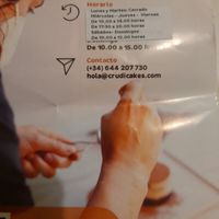 Opening hours at CrudiCakes in Barcelona