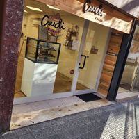 Store front at CrudiCakes in Barcelona