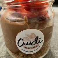 Bote de mousse de chocolate y frutos secos  at CrudiCakes in Barcelona