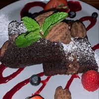 Layer cake  at Bandaloop in Arundel