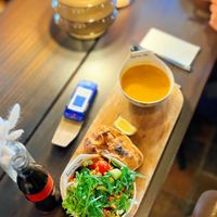 Linsensuppe und Salat  at Bona'me in Hamburg