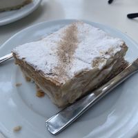 Cream cake at Tres Semillas in Alicante