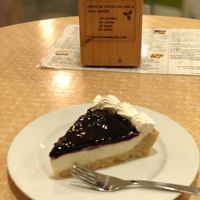 Blueberry cheesecake (vegan) at Tres Semillas in Alicante