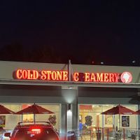Cold stone creamery has outdoor seating   at Cold Stone Creamery in Little Rock