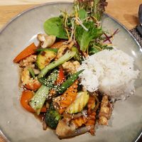 Irgendwas mit Reis, Gemüse und Garnelen. Portion sieht klein aus, ist aber ausreichend. at Pho Bui - Vietnamesische Küche in Heidenheim